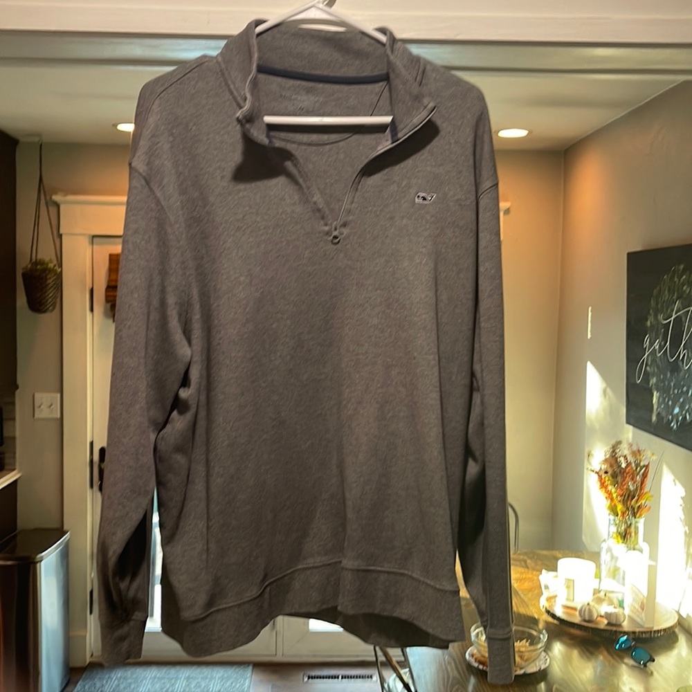 1/4 vineyard vines grey shirt